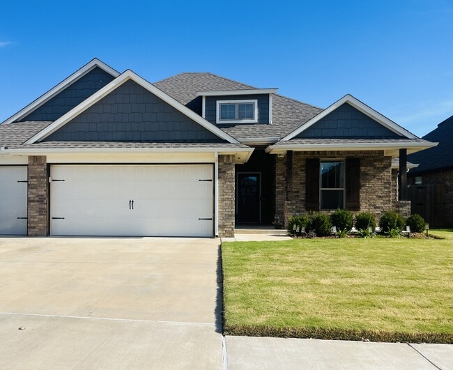 Building Photo - 11824 Loren Brook Ln