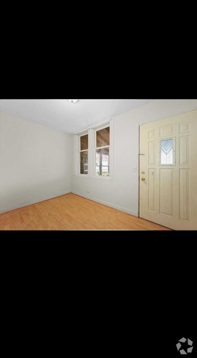 Building Photo - 5817 W 16th St Rental