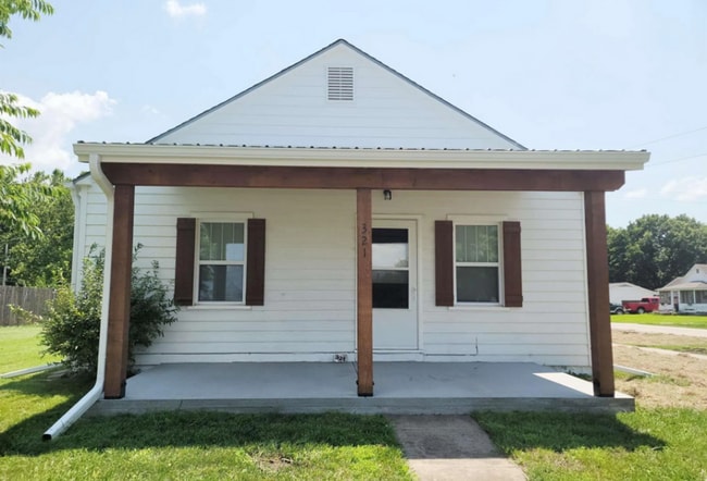 Building Photo - GREAT SILVER LAKE HOME!!