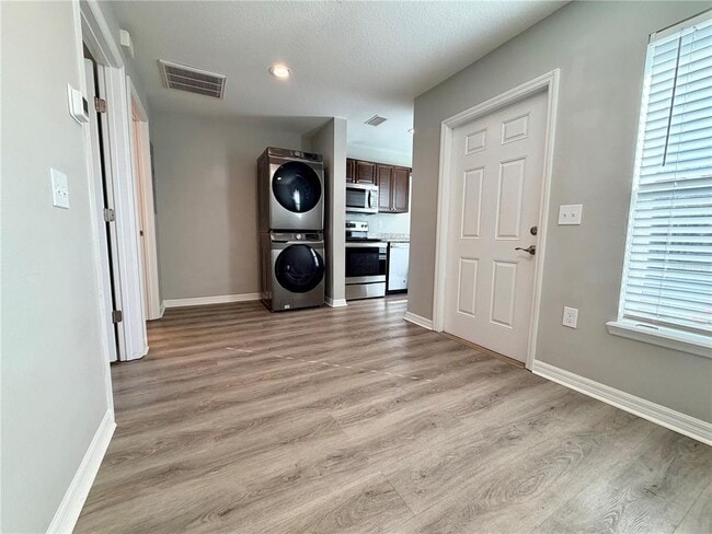 Photo - 1210 Ave Z SE