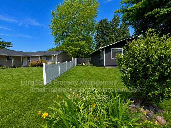 Photo - 2711 Newton St
