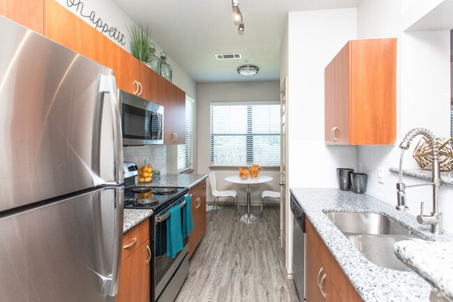 2 Br, Kitchen - Lory of Bryan