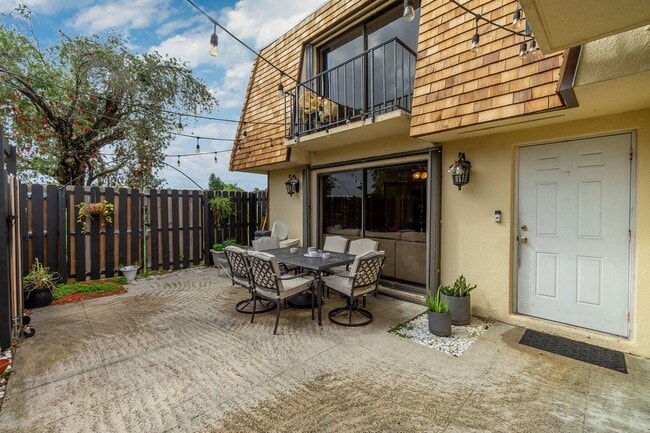 Photo - 393 Lake Arbor Dr