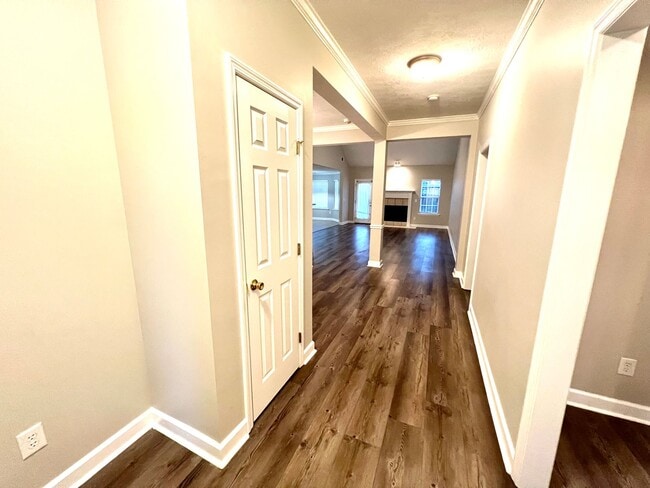 Photo - 702 Wickham Dr