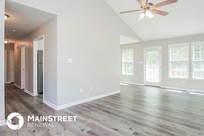 Photo - 1433 Smokey Mountain Dr