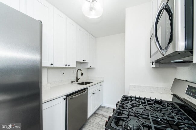 Photo - 1545 18th St NW Unit 812