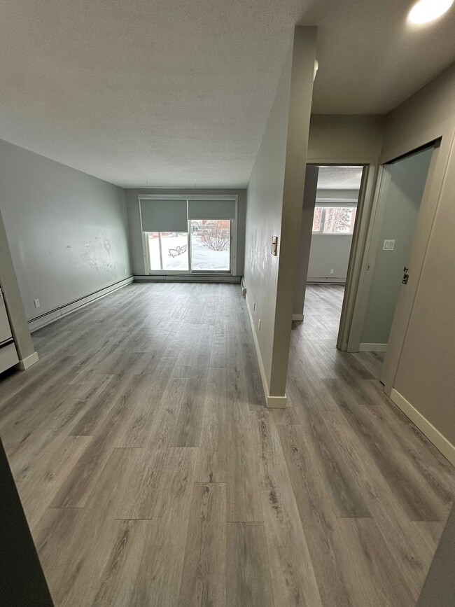 Photo - 13516-102 102 St NW Unit 101