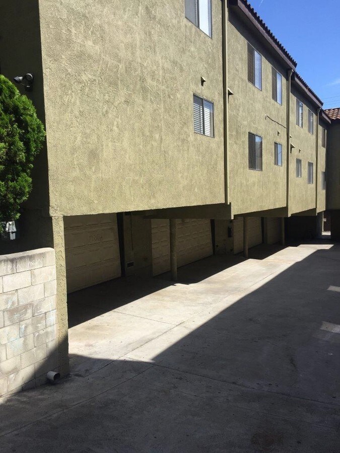 Photo - 5306 S Huntington Dr