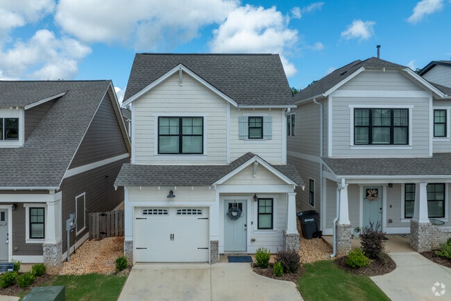 Photo - The Heights luxury houses for lease