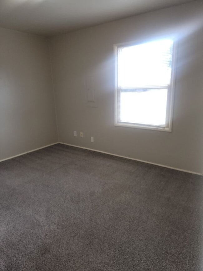 Photo - Cozy Parkland 2 bedroom house with Fenced Yard