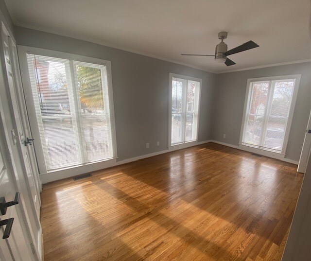 Photo - 404 St James St