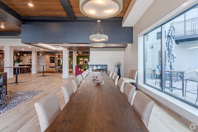 Harbor Club Room