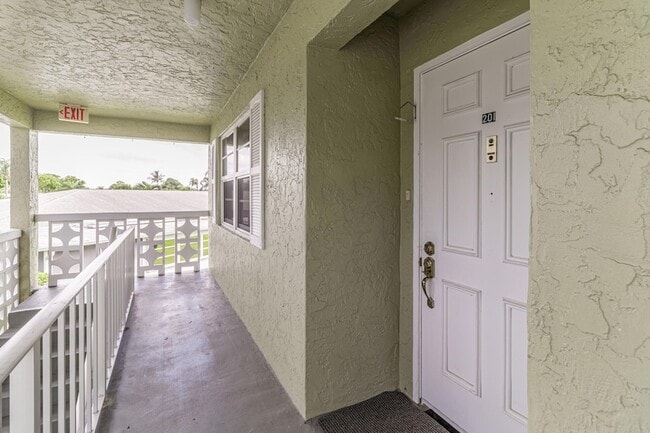 2460 Juniper Dr Unit 201
