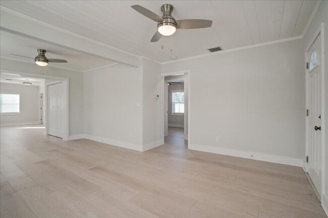 Photo - 320 NW 6th Ave