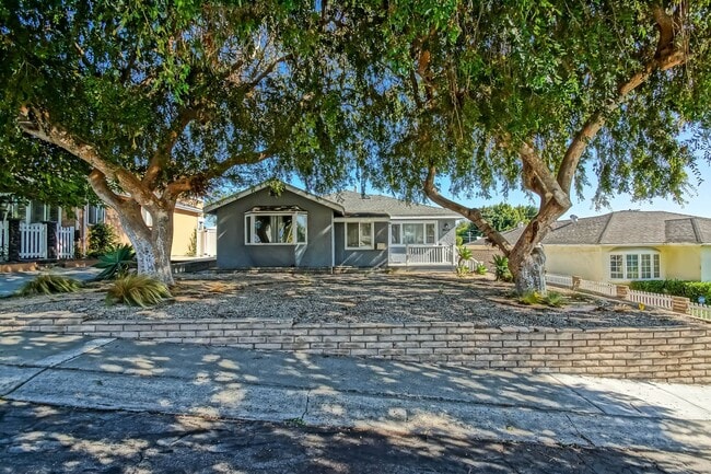 Photo - 2809 Carlsbad St