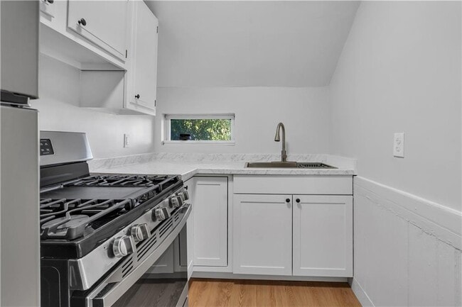 Photo - 415 Broad St