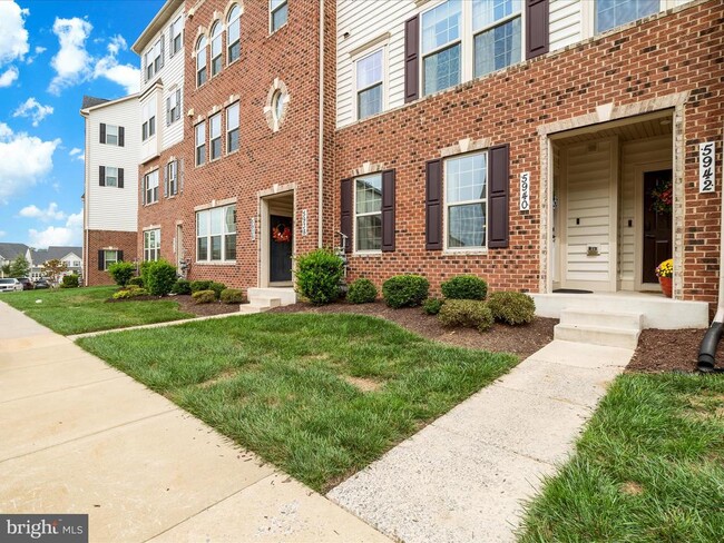 Building Photo - 5940 Etterbeek St