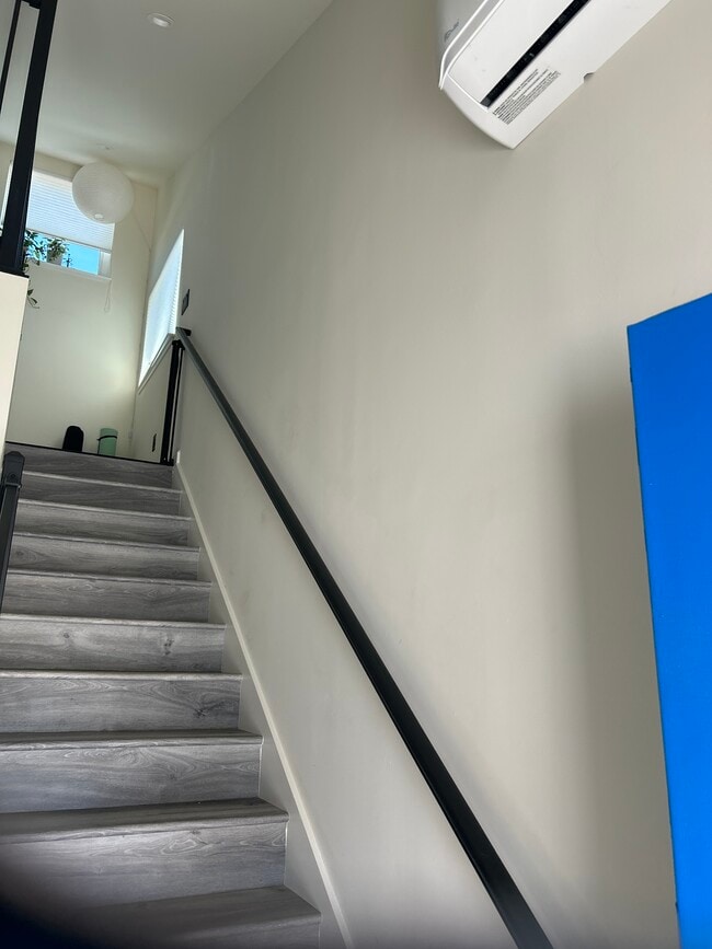 Para desván - 222 Jackson St Unidad A