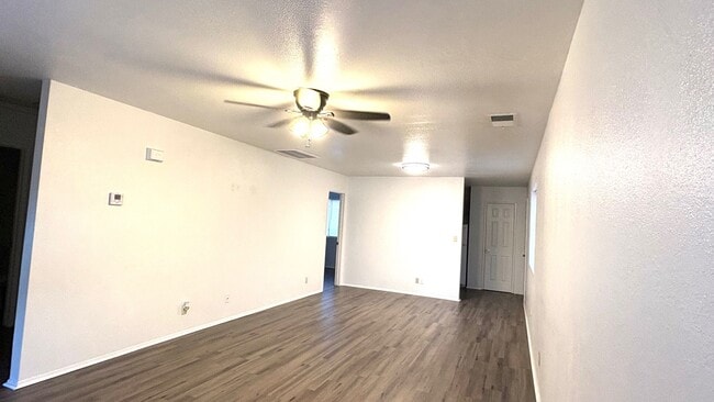 Photo - 768 Heritage Ln