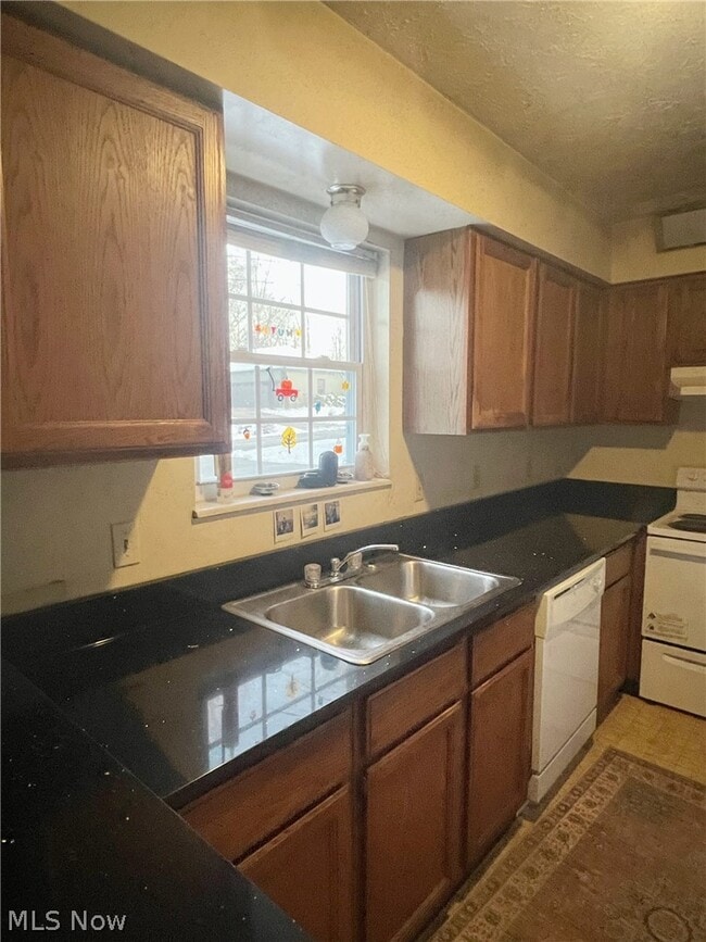 Photo - 6253 3rd Ave