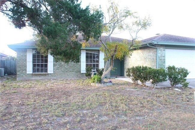 Nice 4 bdrm home in Flour Bluff area - Nice 4 bdrm home in Flour Bluff area