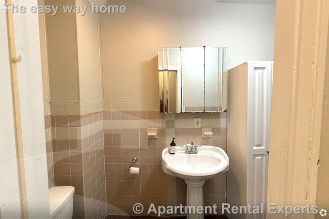 Photo - 210 River St