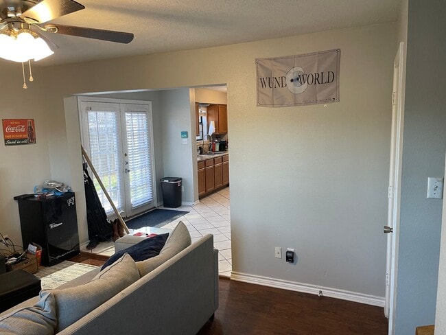 Photo - AUGUST PRE-LEASE!!!  Spacious 3 Bedroom 3 ...