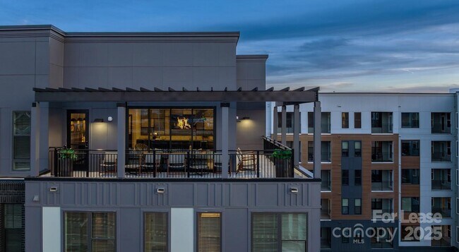 Photo - 2010 N Brevard St Unit B3