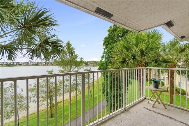 Photo - 5065 Wiles Rd Unit 308