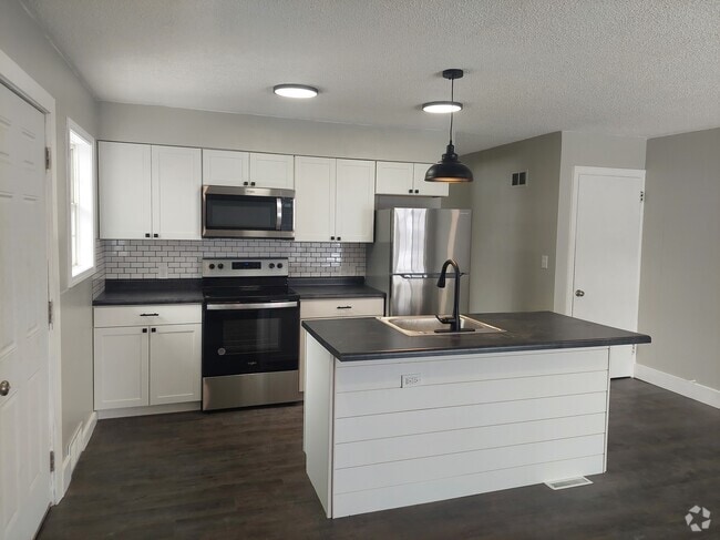 Building Photo - 718 Truman Ave Unit 720 Truman Ave Rental
