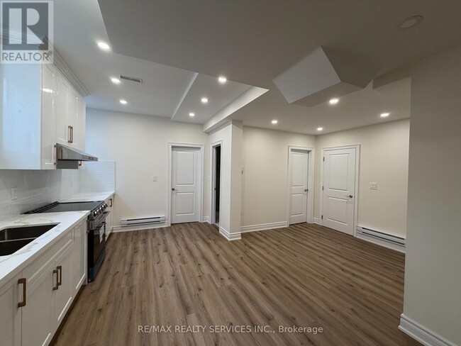 Photo - 3461 Mosley Gate