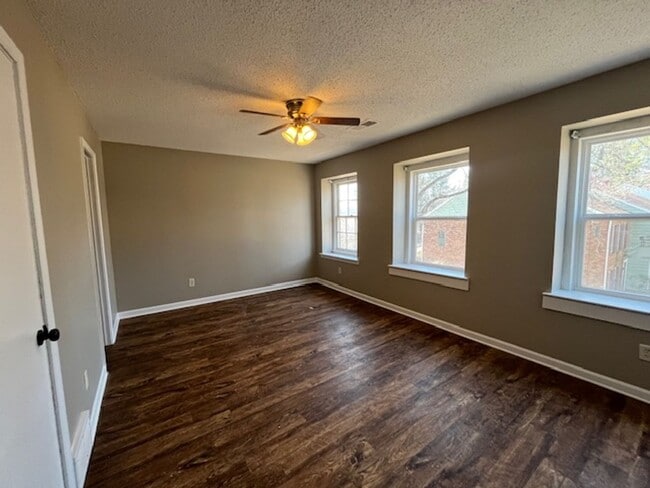 Photo - Renovated 3 Bedroom 2.5 Home for Rent!