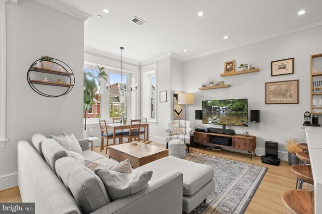 Photo - 408 M St NW Unidad 3A