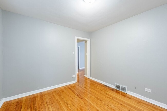 Photo - 7637 S Essex Ave