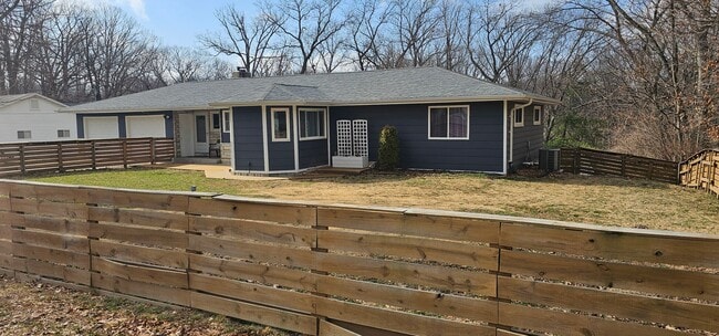 Photo - 2513 Hillcrest Dr