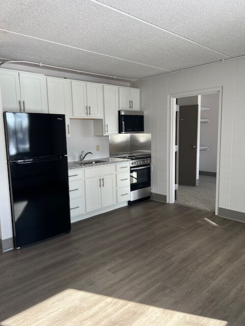 Park Royale Apartments - Park Royale Apartments