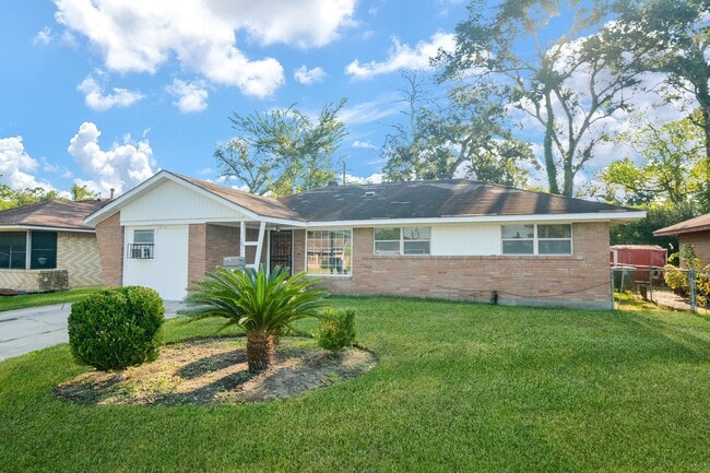 Building Photo - 10214 Rockaway Dr Rental