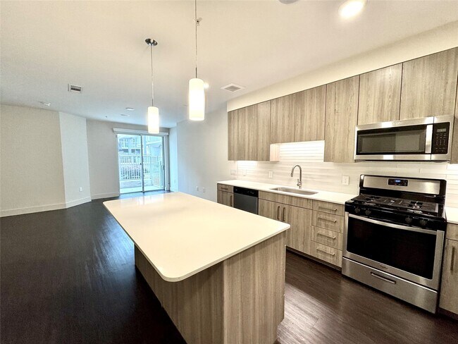 Building Photo - 3120 Smith St