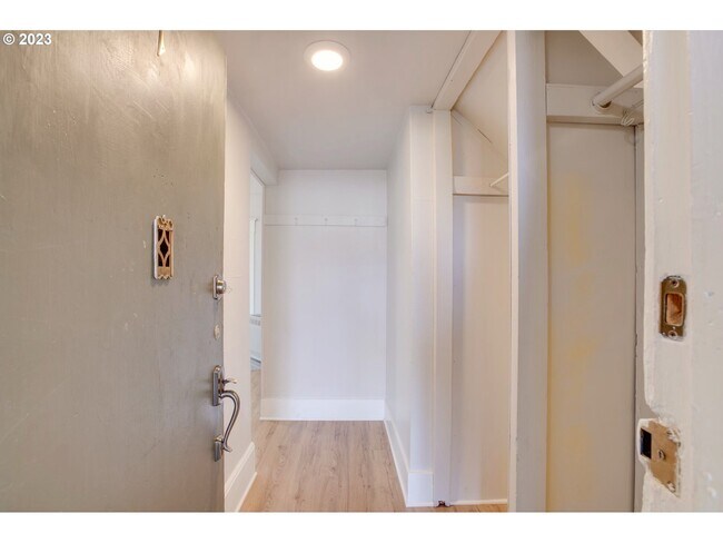 Entry with closet - 9426 N Edison St Unit 1