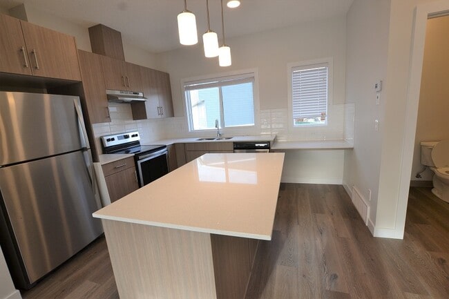 Photo - 787-787 Lewis Greens Dr NW Unité 3