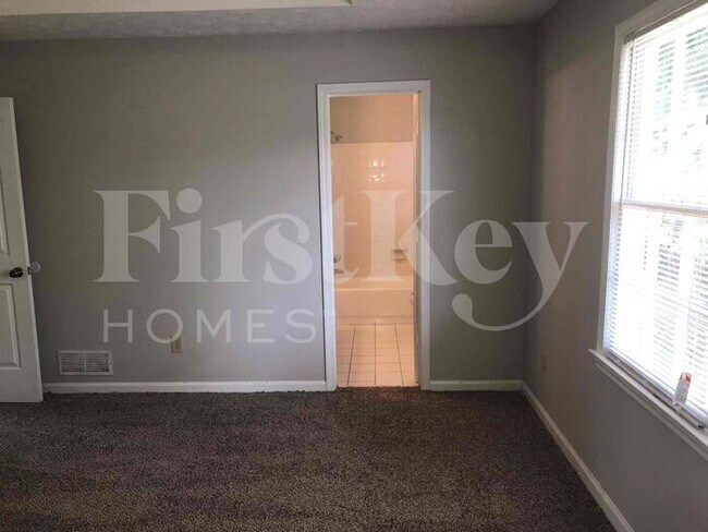 Photo - 2290 Georgia Ln