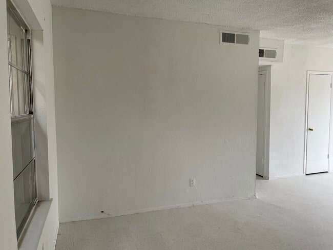 Photo - 8154 St Andrew Ln Unidad C