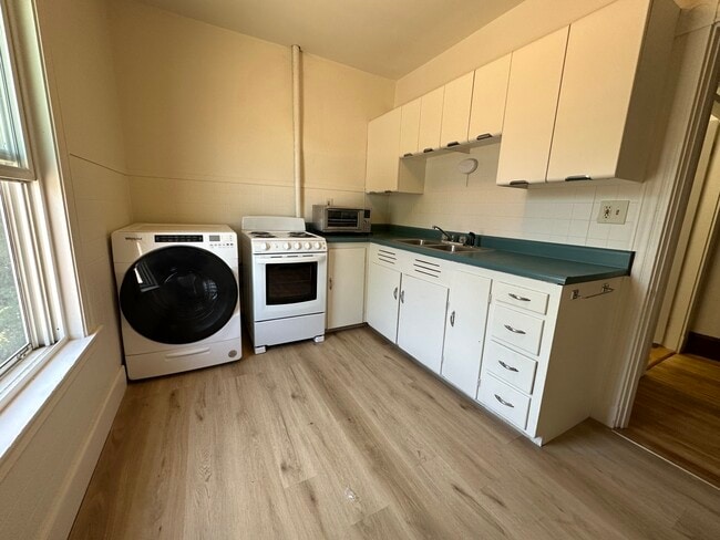 Photo - 40 Silver St Unit 2