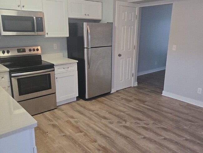 Photo - 308 Heustis St