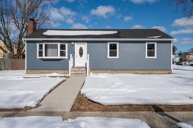 Photo - 93 Garfield Ave