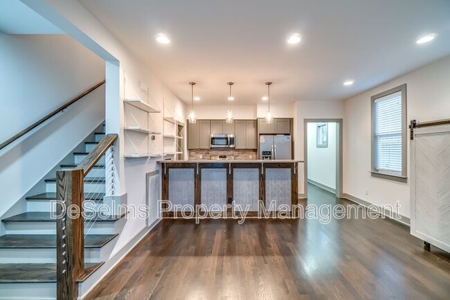 Photo - 917B Spain Ave