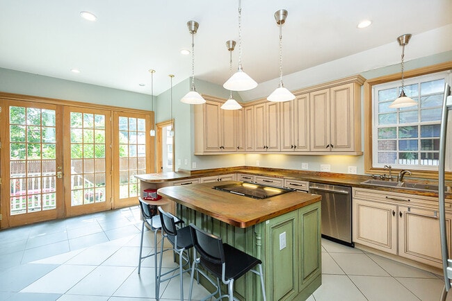 Photo - 19 Alaska St