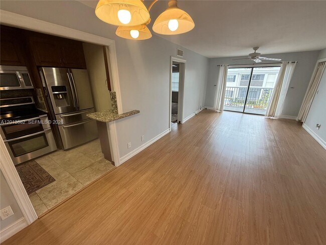 Photo - 170 Cypress Club Dr Unidad 733