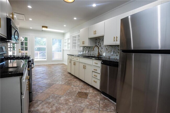 Photo - 88 Karland Dr NW