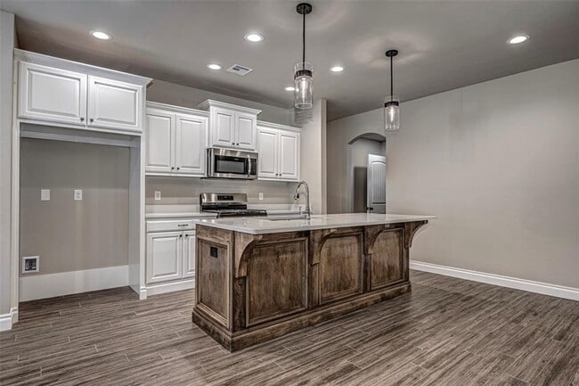Photo - Beautiful 4 bedroom in Yukon